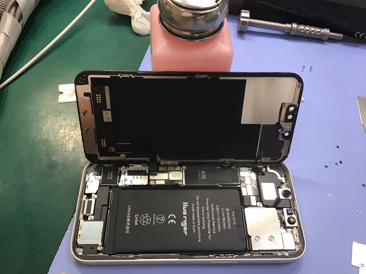iPhone13のバッテリー交換ならデータそのまま修理可能なスマホ修理工房セレオ甲府店へ！